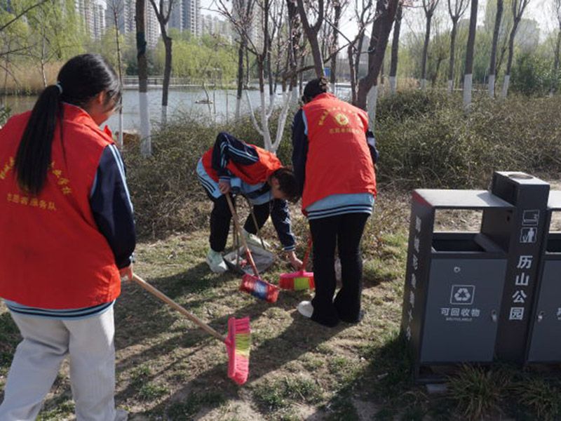 半岛(中国)bandao·官方网页版开展雷锋活动月活动