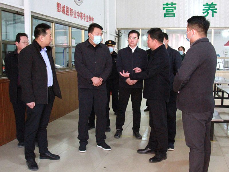 县长邓兆朋到半岛(中国)bandao·官方网页版开展食品安全实地调研活动